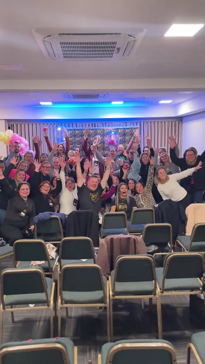 Turma comemorando ao final da imersão